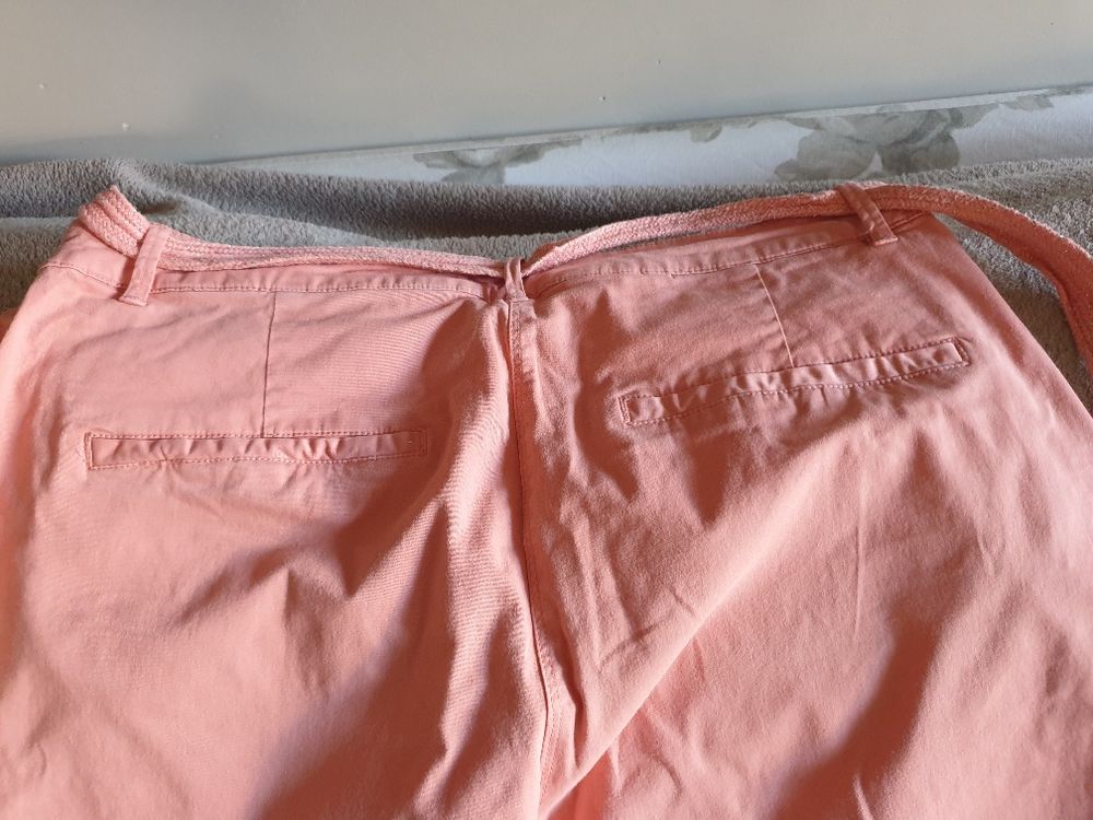 Pantalon vieux rose, peu port&eacute; Vêtements