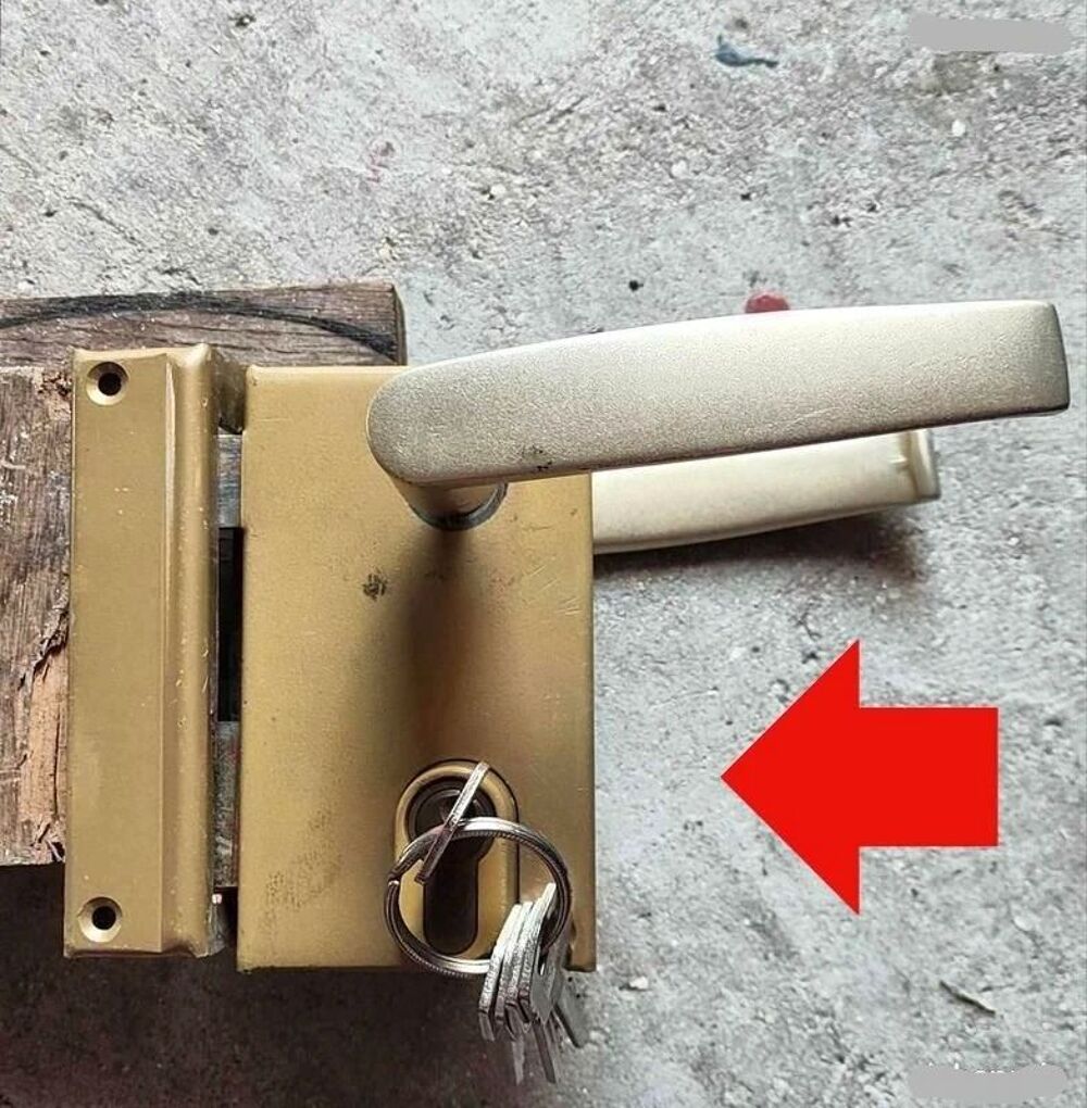 Serrure avec 5 cl&eacute;s Bricolage