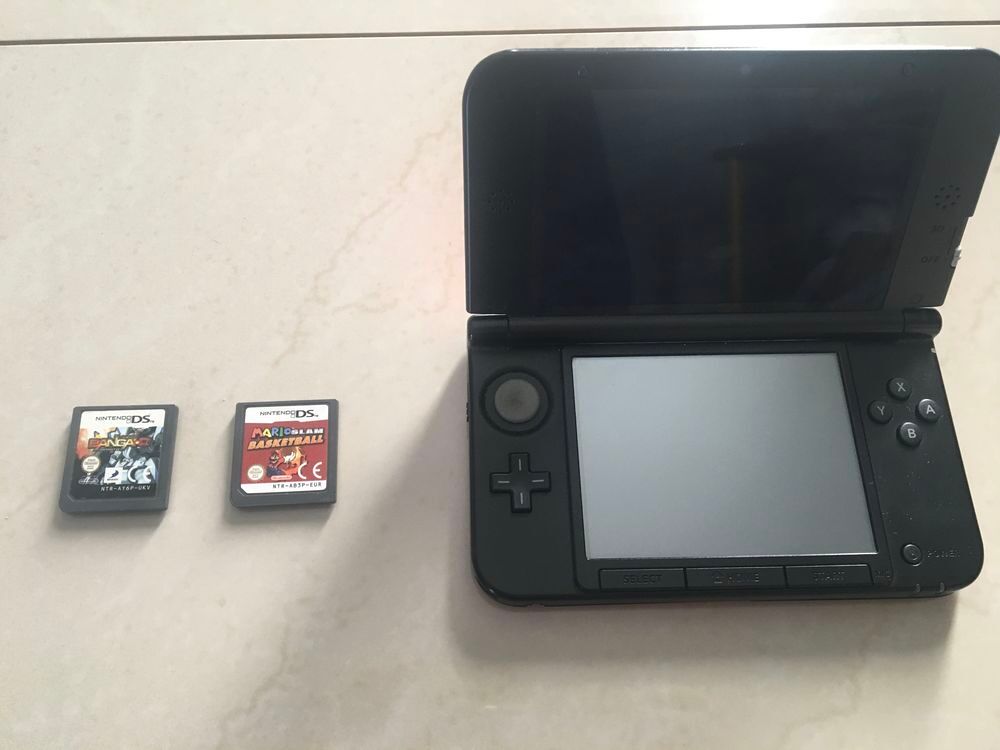 3 ds xl + 2 jeux Consoles et jeux vidéos