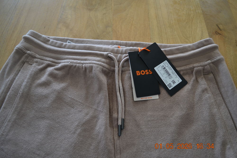 SHORT BOSS COTON NEUF TAILLE XL AVEC ETIQUETTE Vêtements