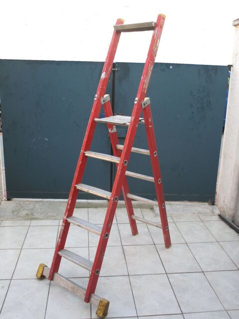 Escabeau 5 marches 100 Cagnes-sur-Mer (06)