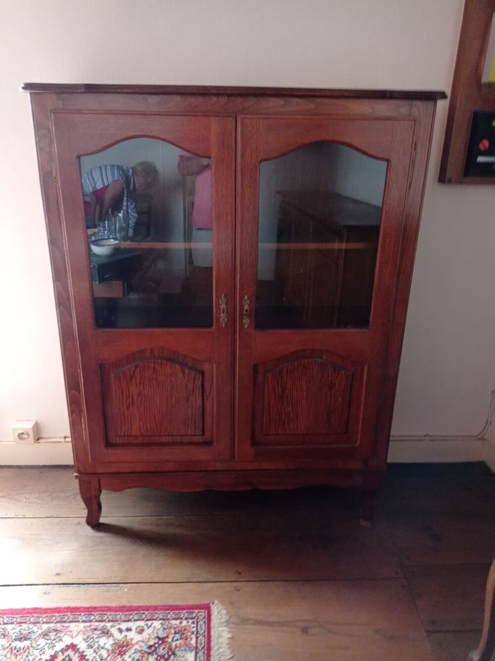 Meuble vitrine. Meubles