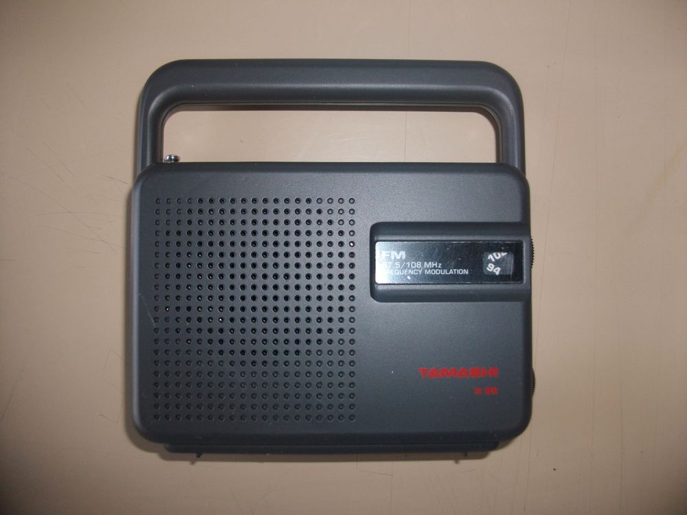 Petites Radios &agrave; Piles &agrave; 1 € et 2 € - Neuves Audio et hifi