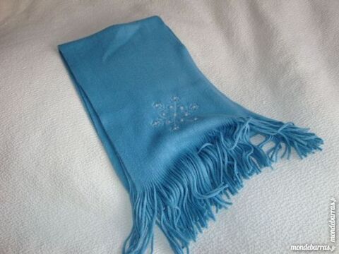 Echarpe bleu ciel 3 Nimes (30)