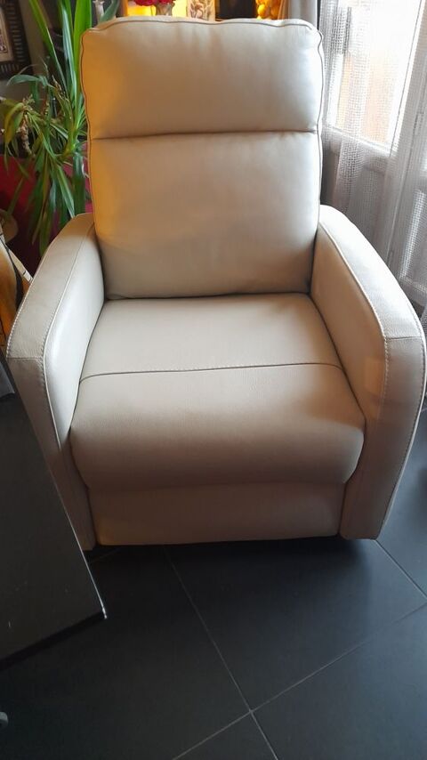 Fauteuil en cuir avec relax électrique. Marque PoltroneSofa 0 Montreuil (93)