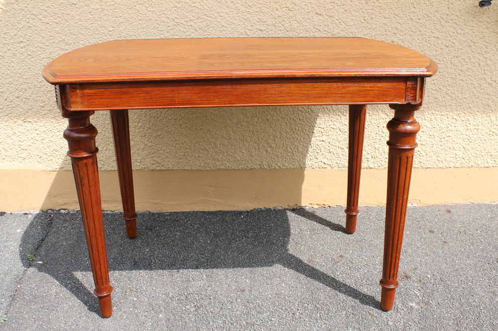 TABLE CH&Ecirc;NE D'APPOINT TBE PIEDS RONDS. Meubles