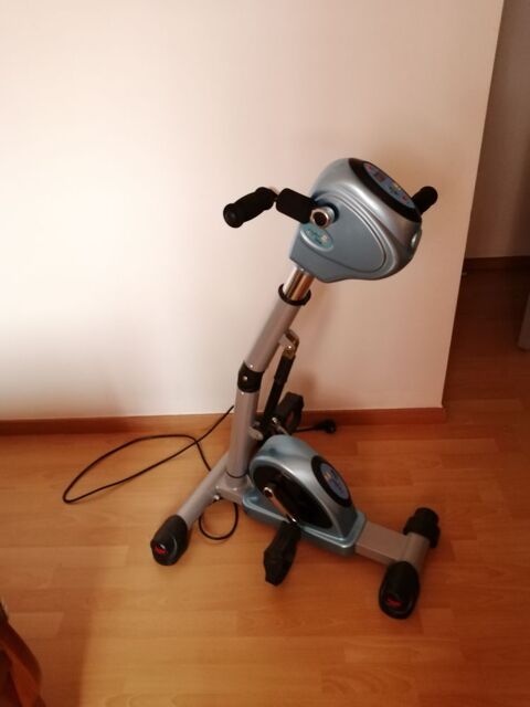 velo d'exercice motorise
entrainement bras et jambes 200 Louvign (53)