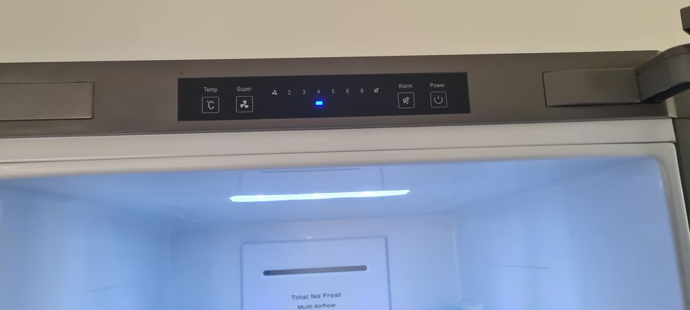 Frigidaire Armoire No Frost Electroménager