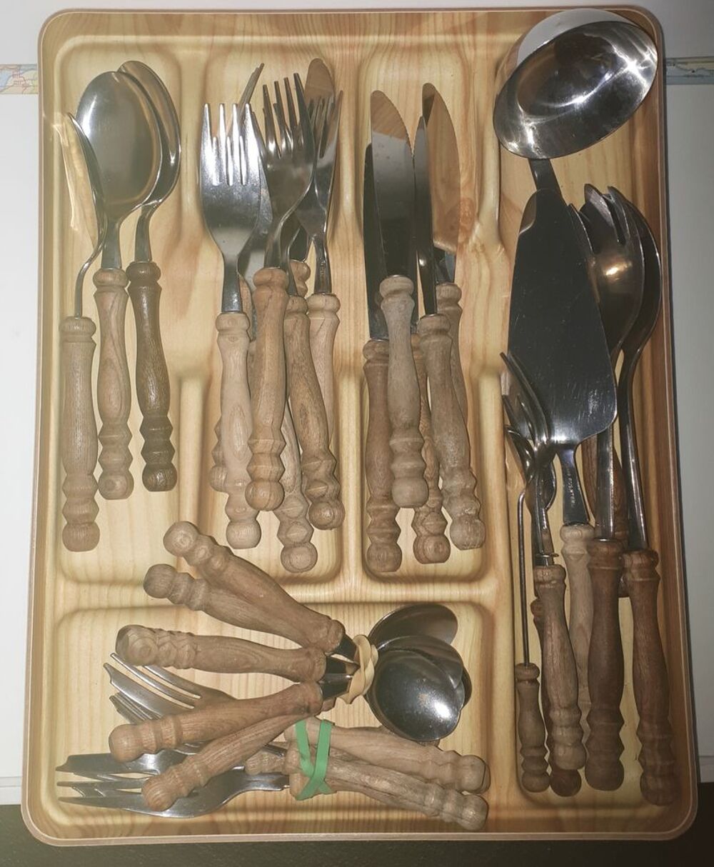 M&eacute;nag&egrave;re de 36 couverts en inox et bois Cuisine