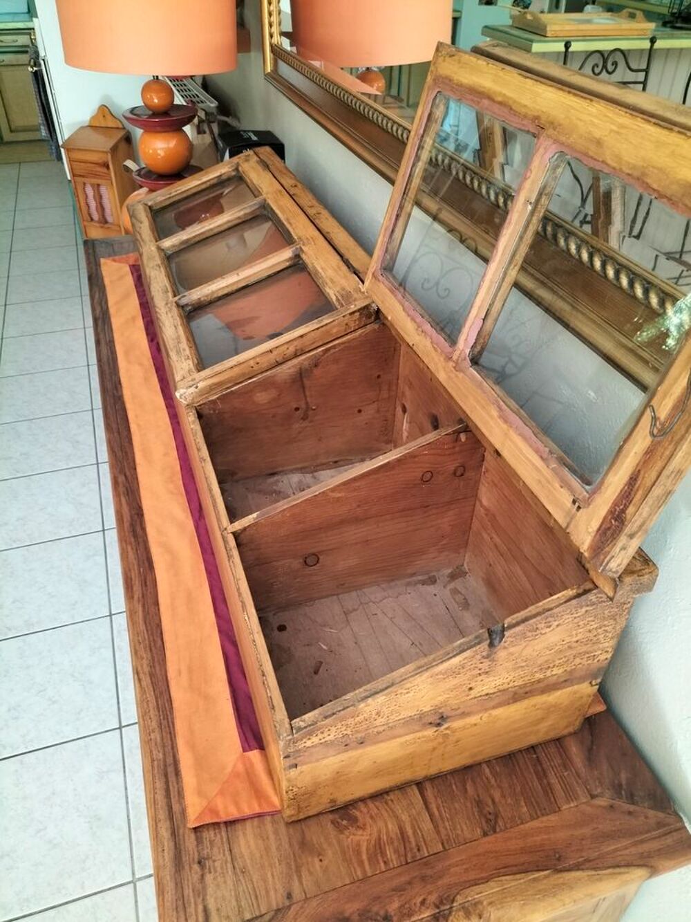 Ancienne vitrine de comptoir Décoration
