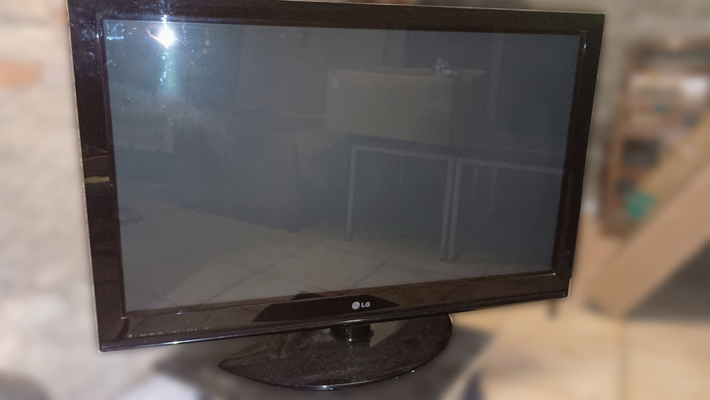 T&eacute;l&eacute;viseur Plasma LG 42'' 1080p HD Photos/Video/TV