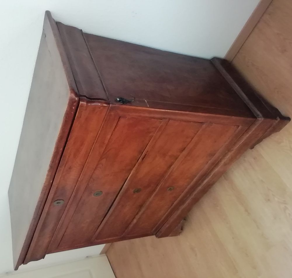 Commode ancienne des ann&eacute;es environ 1900. Meubles