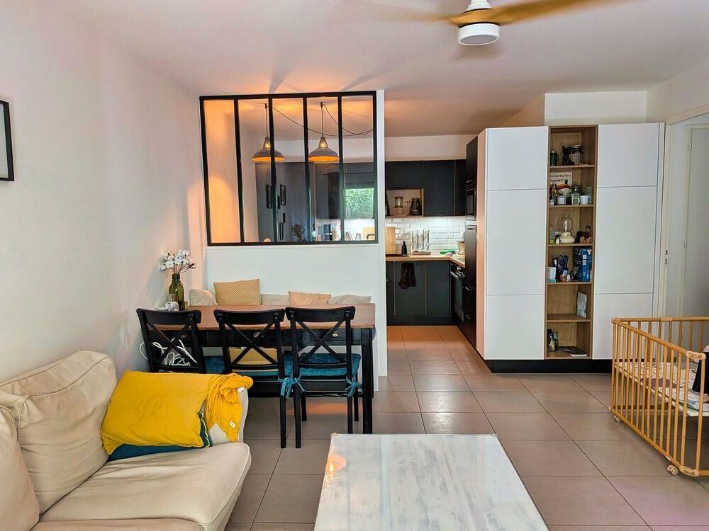 Vente Appartement Appartement T4 75 m2 avec extérieur et garage Villeurbanne