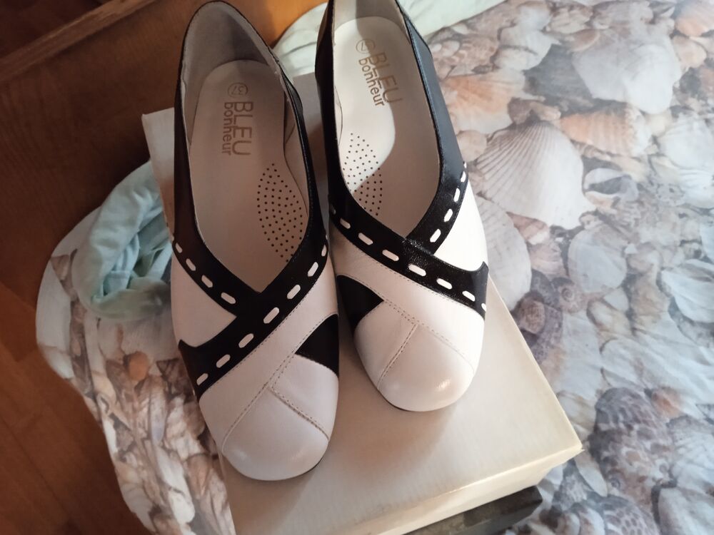 chaussures cuir pleine peau souples 37,5/38 Chaussures