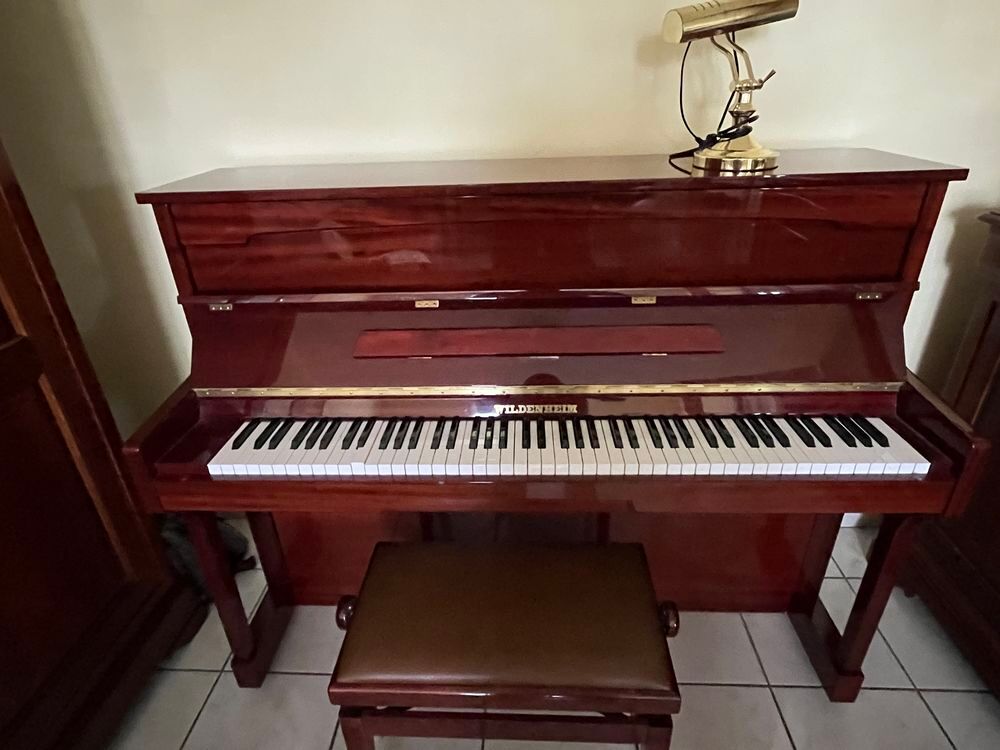 Piano droit bois verni Instruments de musique