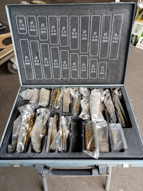 Coffret de for�ts acier CLAS EG0671 BL 55 Tours (37)