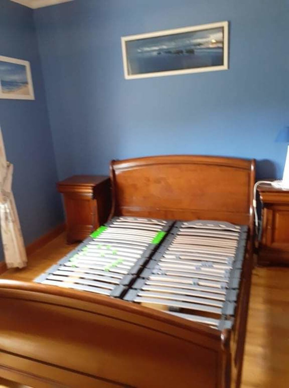 A vendre chambre &agrave; coucher compl&egrave;te en merisier massif. Meubles