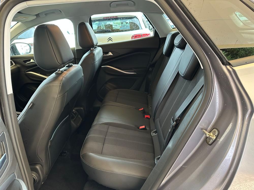Grandland 1.5 Diesel 130 ch BVA8 Elegance Business 2023 occasion 69400 Arnas