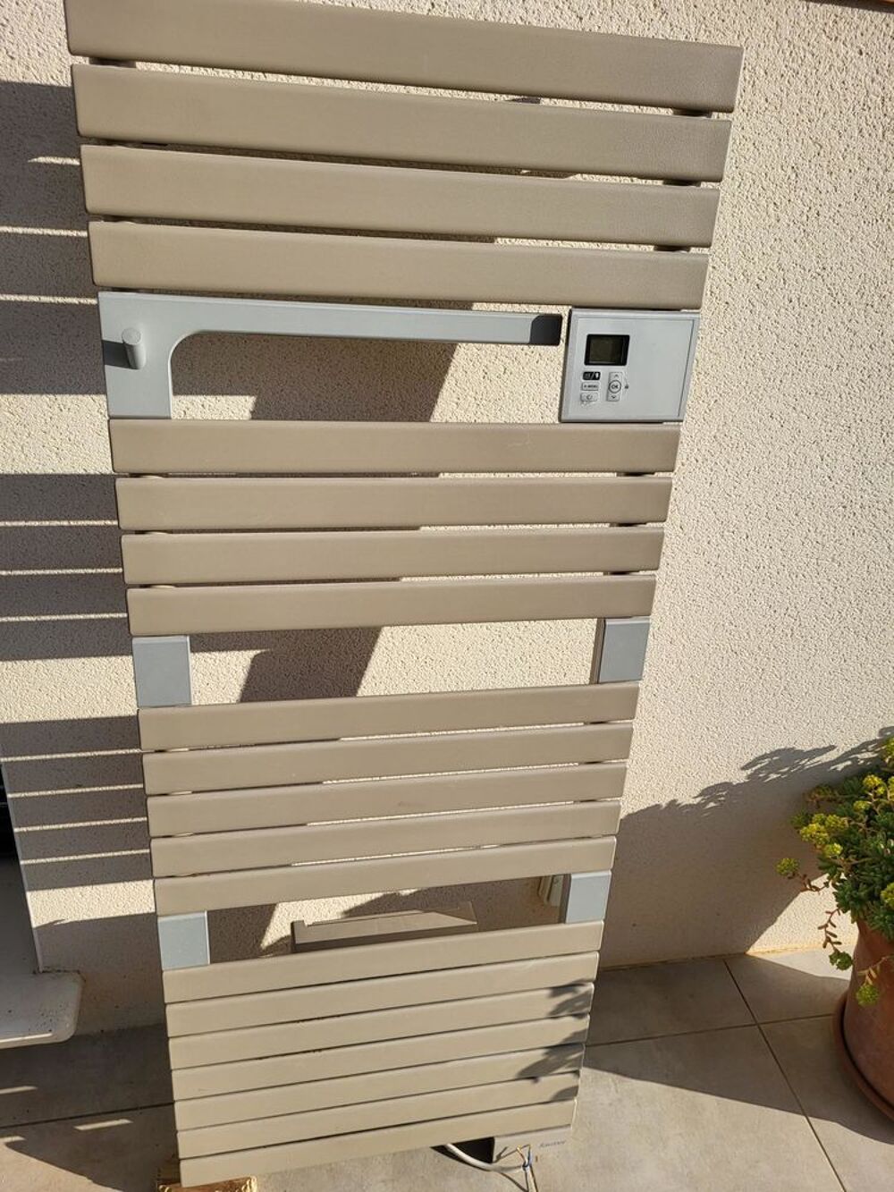 S&egrave;che serviette &eacute;lectrique NF Marque sauter 
Electroménager