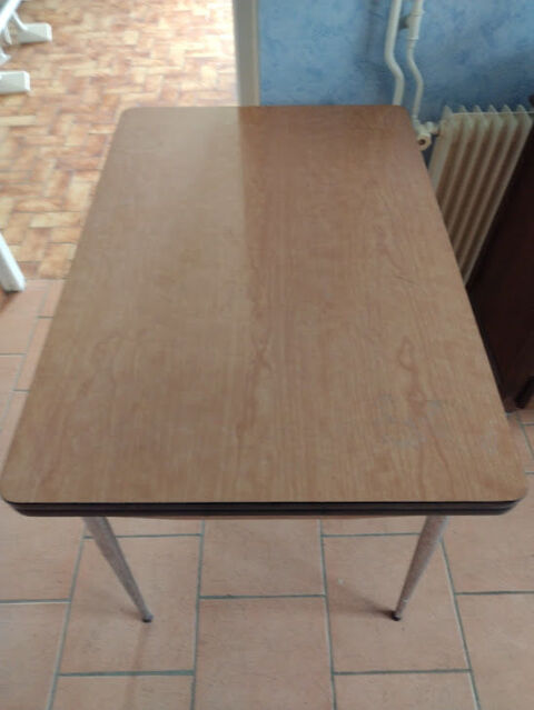 table formica 50 Raddon-et-Chapendu (70)