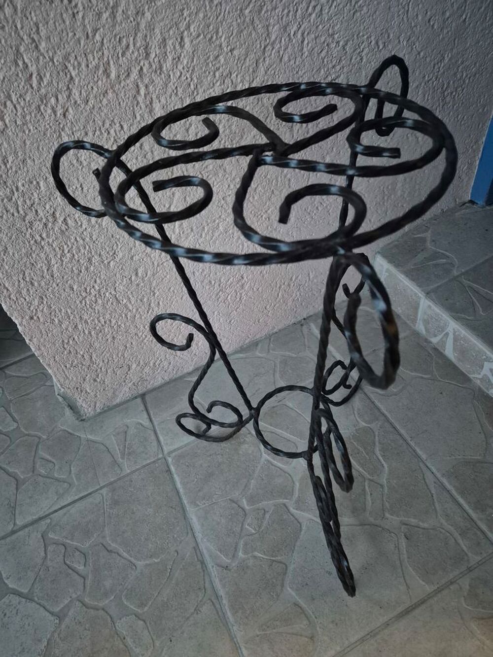 2 Supportes a fleurs en fer forg&eacute; Jardin