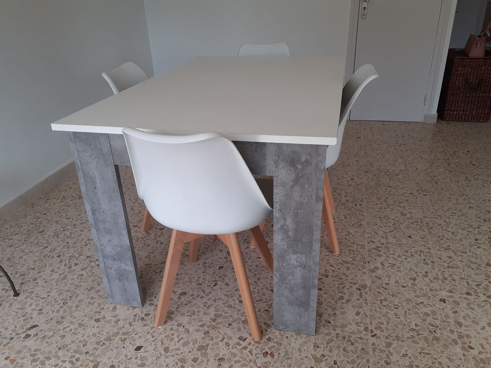 Table + 4 chaises Meubles