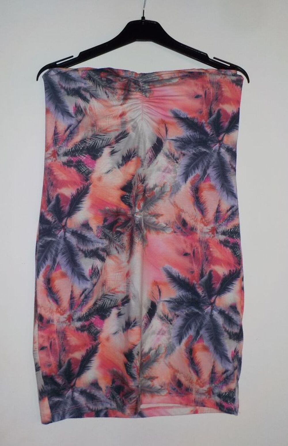 ROBE BUSTIER MINI WALK AND TALK Taille S
Vêtements