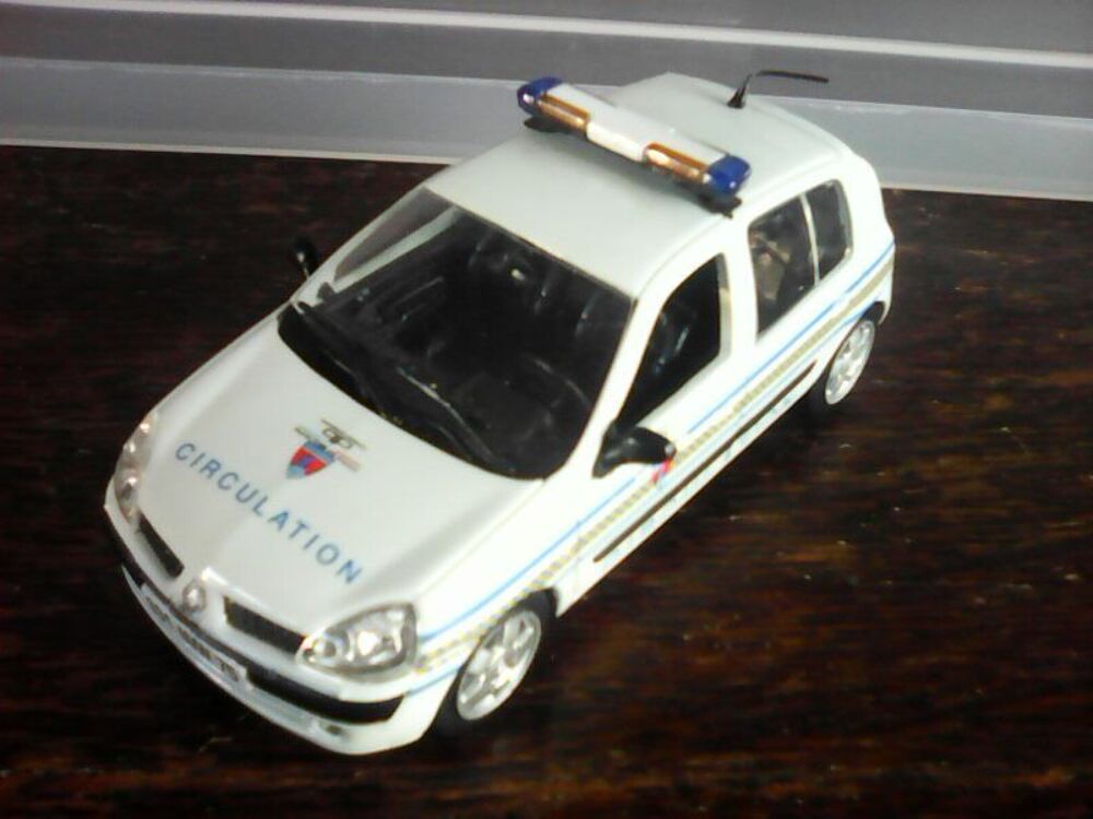 Voiture Renault Clio Circulation Norev 1/43 