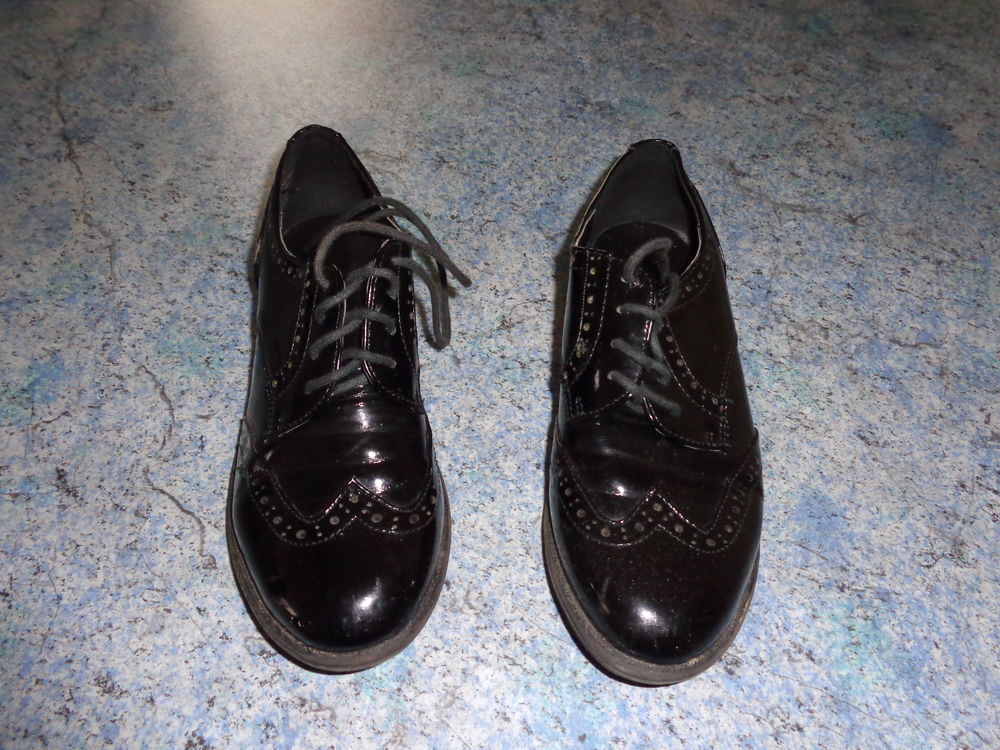 Une paire de chaussures Chaussures enfants