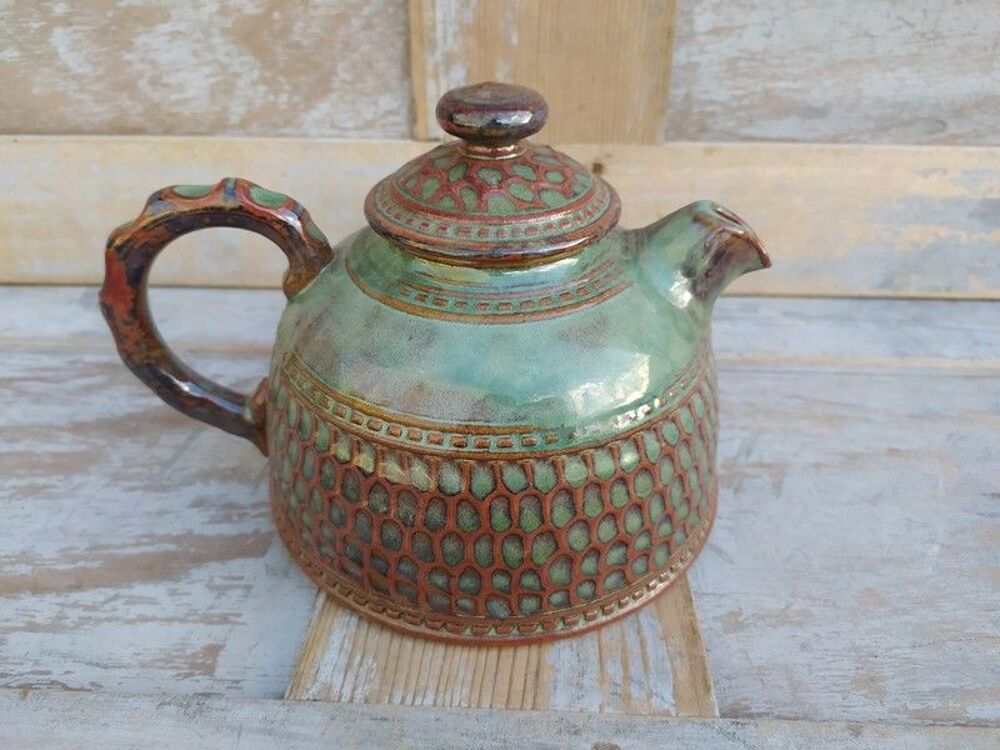Th&eacute;i&egrave;re Gr&egrave;s &Eacute;maill&eacute; Vert Porterie Artisanale 
Décoration