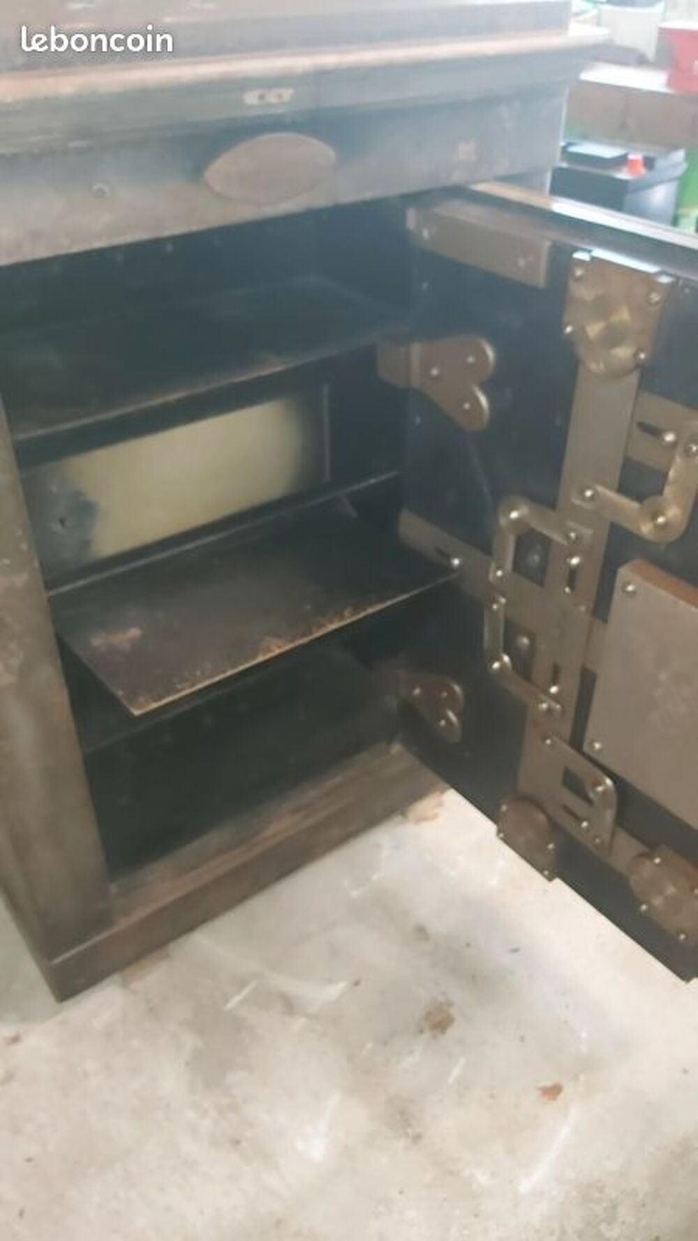 Coffre fort Vallet fin XIX&egrave; si&egrave;cle Meubles