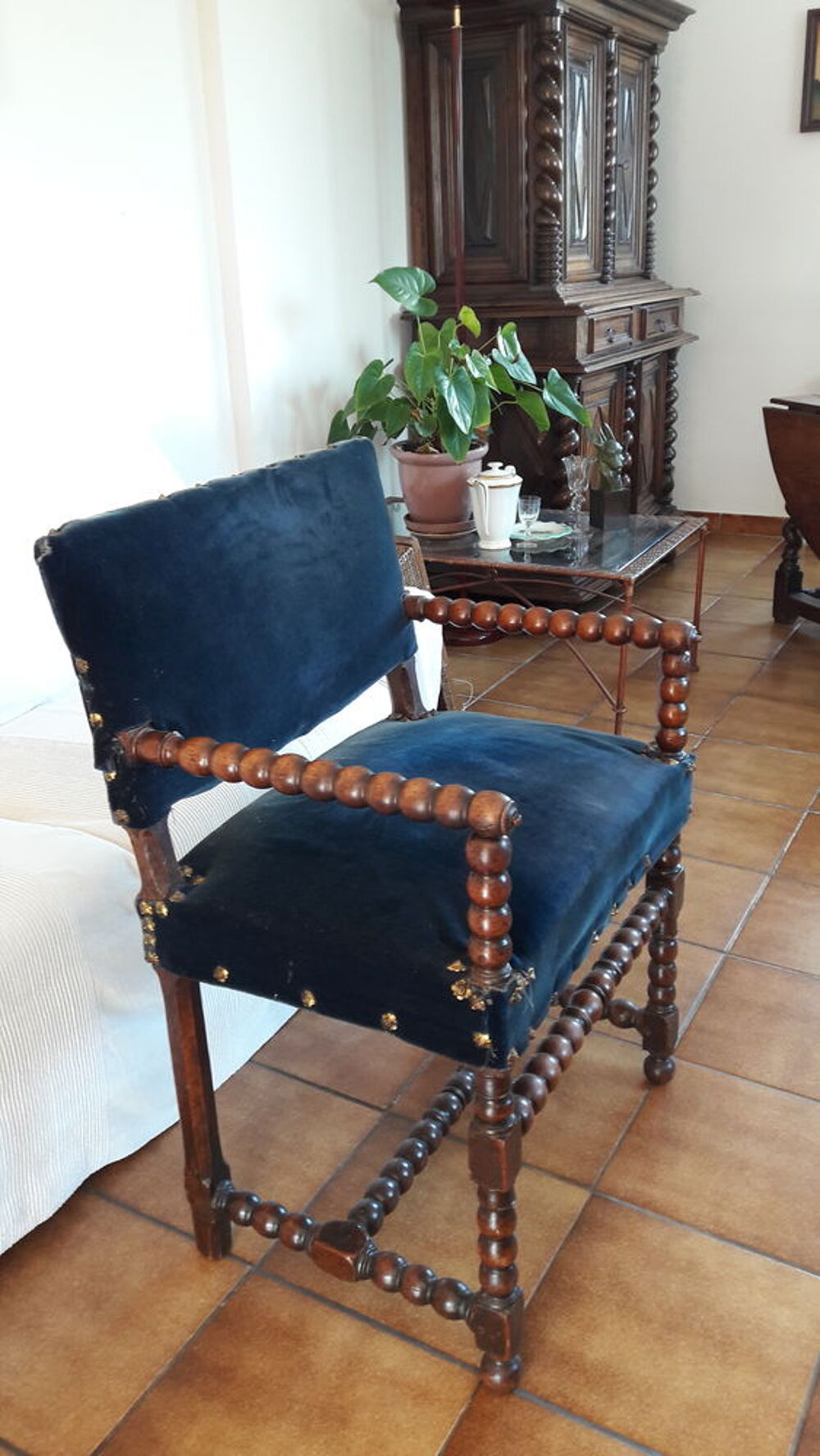 Chaise &agrave; bras / 92 - 63- 50 Meubles