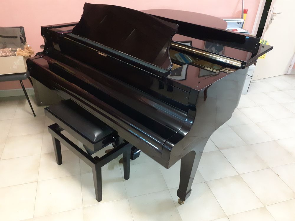 Piano 1/4 de queue Kawai mod&egrave;le KG2D Instruments de musique