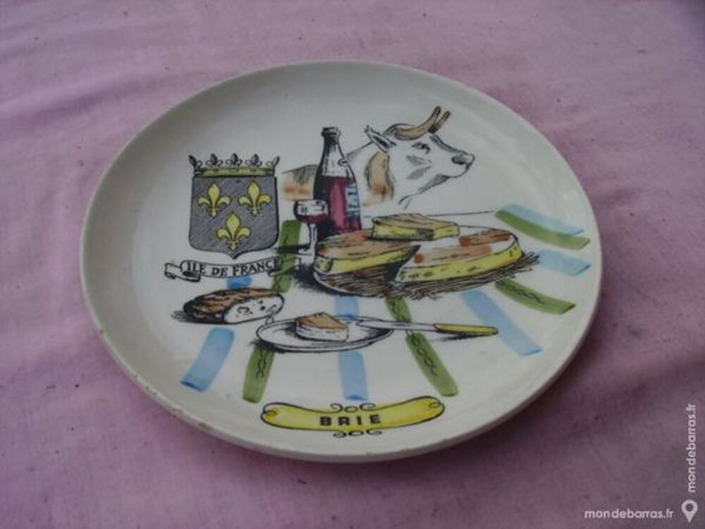 ASSIETTE DECORATIVE " Brie ", Ile-de-France Cuisine