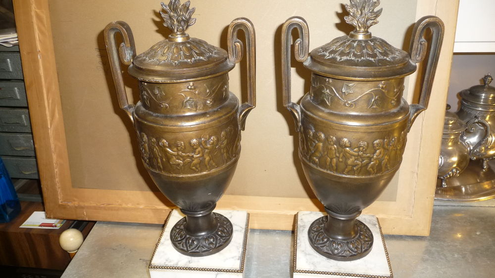 vases aux ch&eacute;rubins Décoration