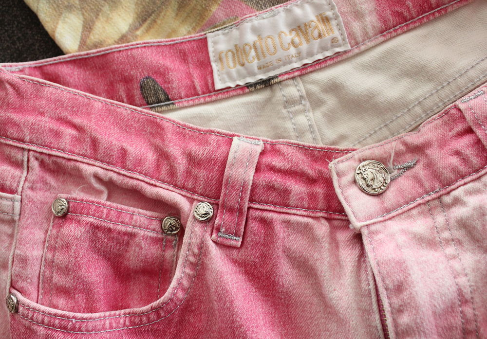 Pantalon rose gerbera ROBERTO CAVALLI 
T.S ou 36 Fr Vtements