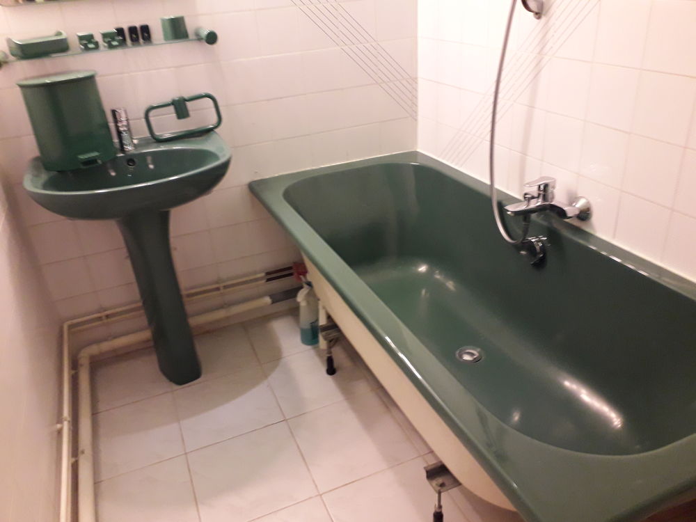 ENSEMBLE SALLE DE BAIN VERTE Meubles