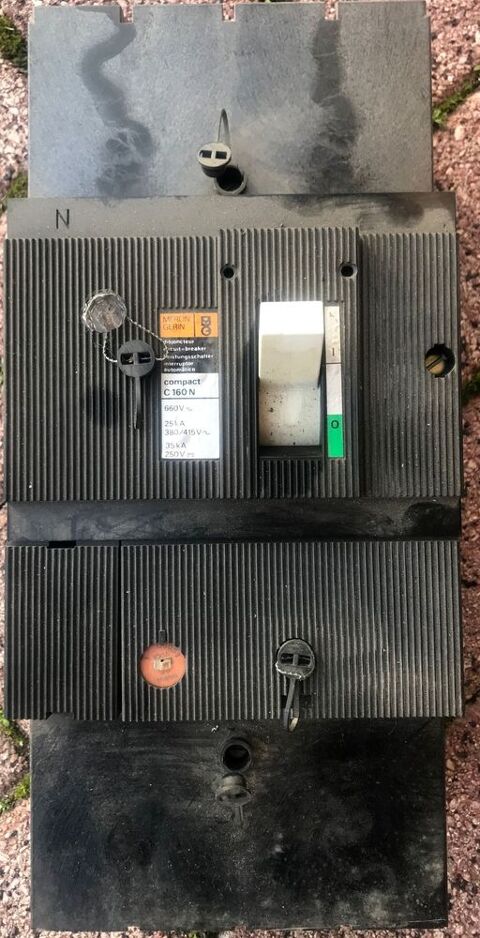 Disjoncteur compact  Merlin Gerin C160N 100A 0 Richwiller (68)