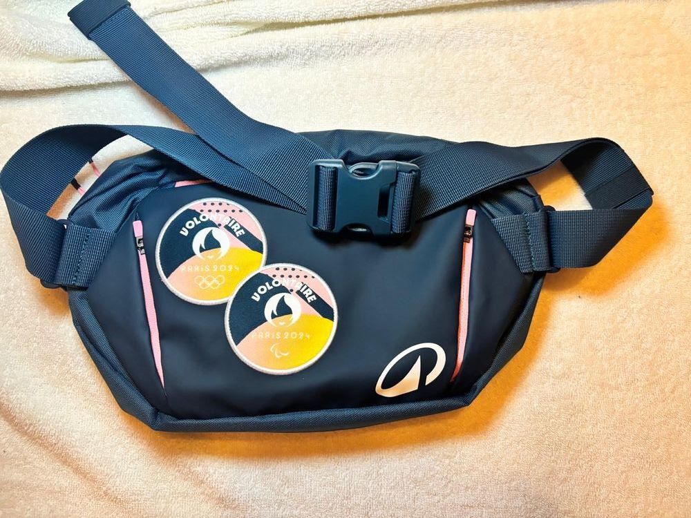 Sac BANANE Jeux Olympiques Paris 2024. NEUF Sports