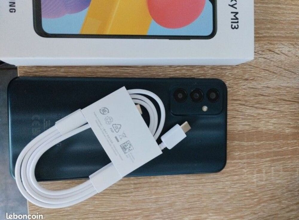 Samsung Galaxy m13 Téléphones et tablettes