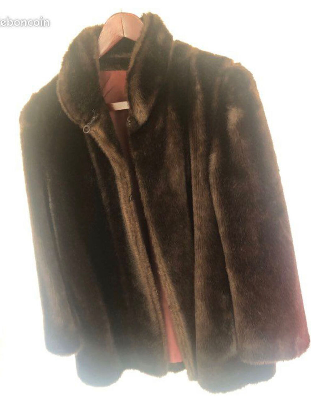 Veste femme fourrure synth&eacute;tique taille 44 Vêtements