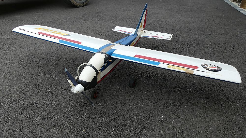 Avion mod&eacute;lisme Delphin Modelhob avec radiocommande Graupner Sports