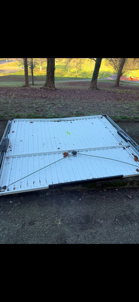 Donne porte de garage 0 Limoges (87)