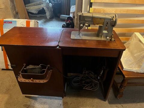 Ancienne machine � coudre SINGER 30 Millery (69)