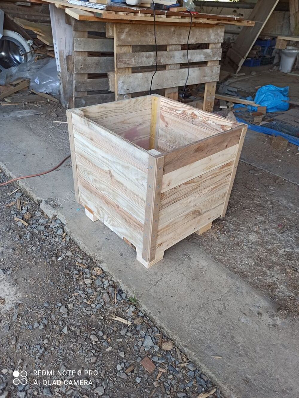 Jardini&egrave;re en planches de palettes Jardin
