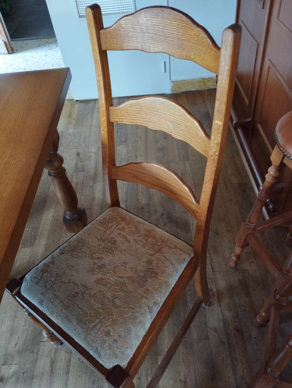 Table et 4 chaises Meubles