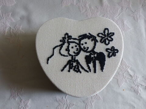 boite en coeur  :   les amoureux de Penet   10 Roclincourt (62)