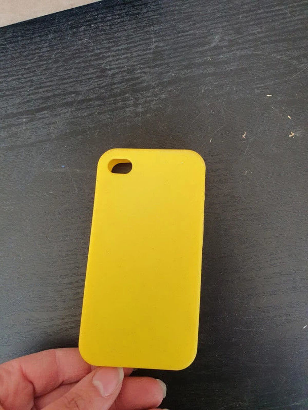 coque silicone jaune 
T�l�phones et tablettes
