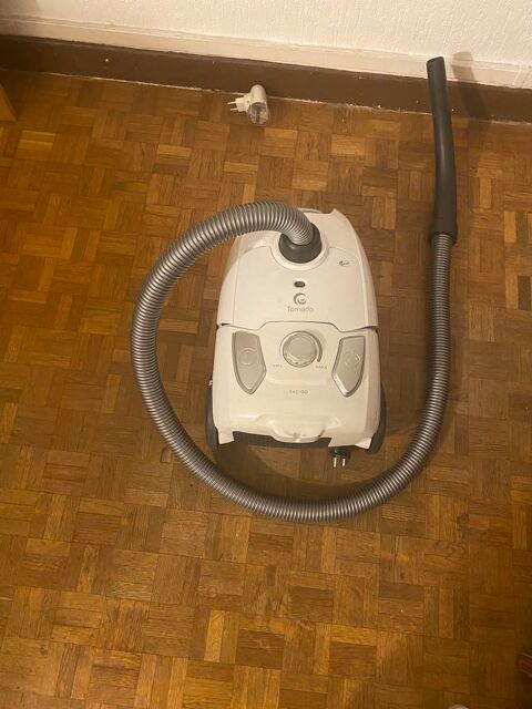 Aspirateur Tornado 20 Bagnolet (93)