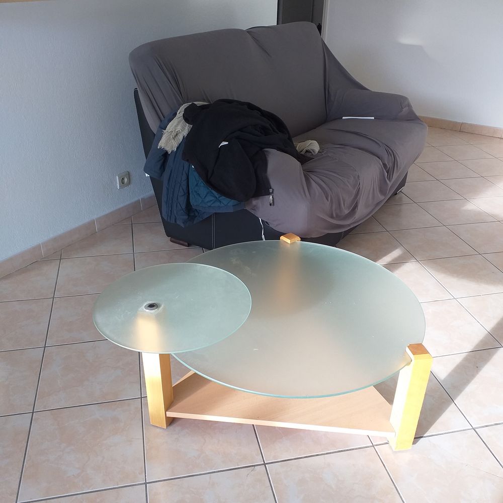 Table basse en verre avec base en bois clair Meubles